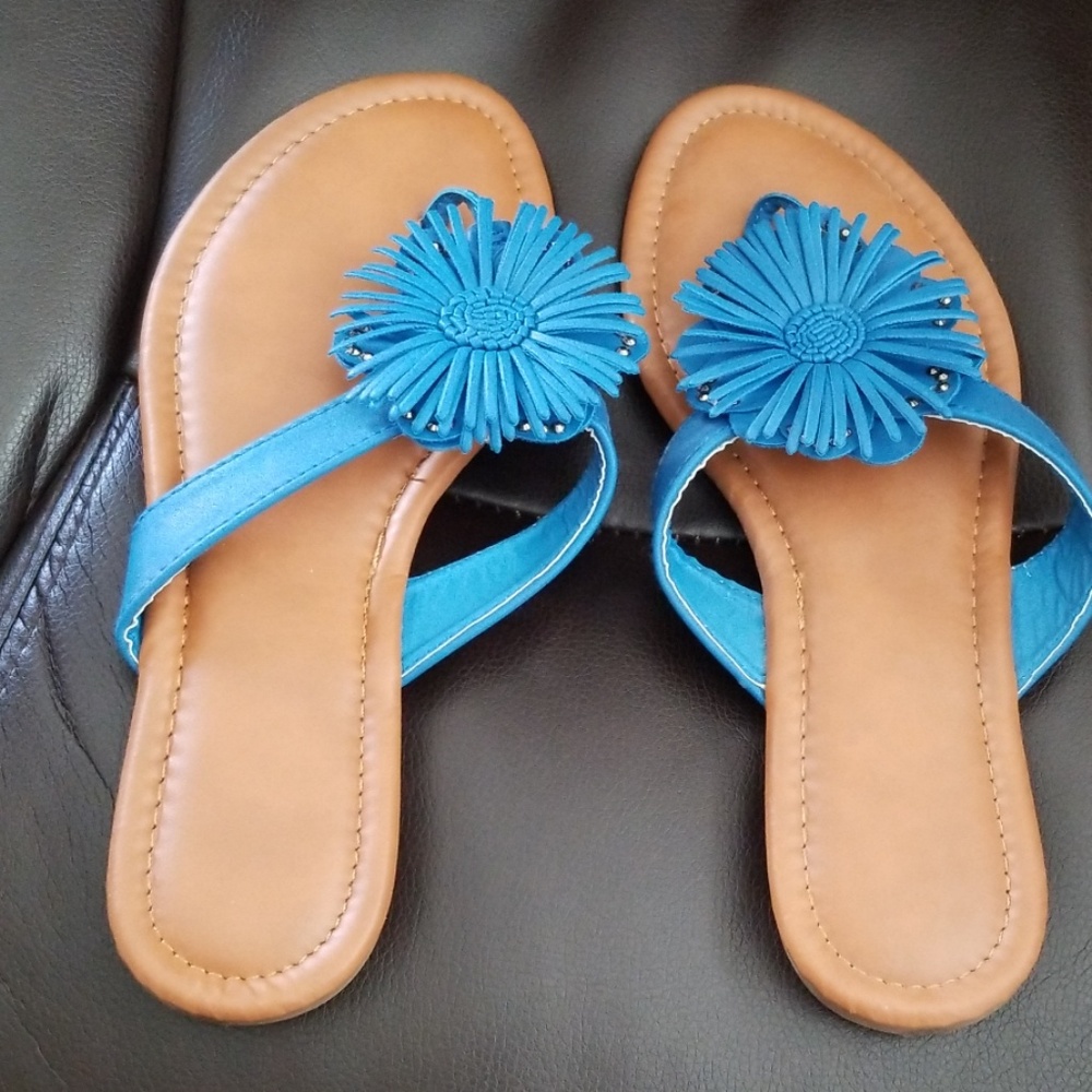 Women's sandals NWOT